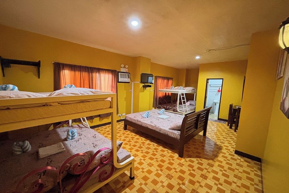 Sea Urchin Hotel near Hundred Islands Basic Shared Dormitory