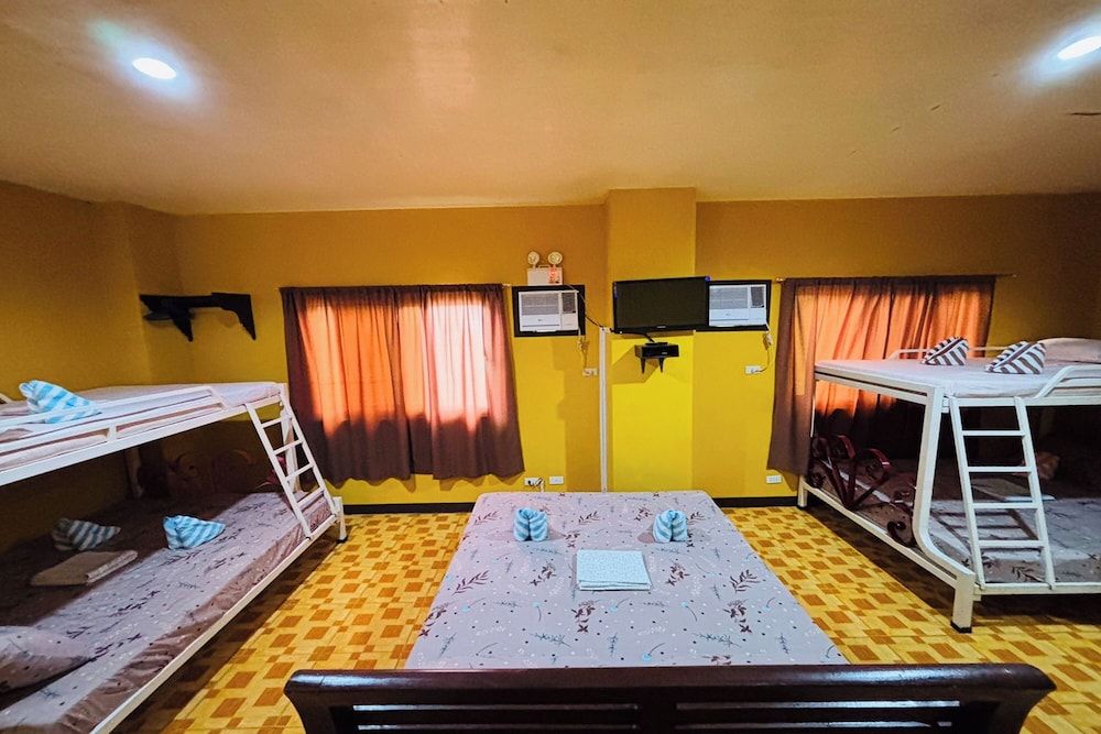 Sea Urchin Hotel near Hundred Islands Basic Shared Dormitory 3