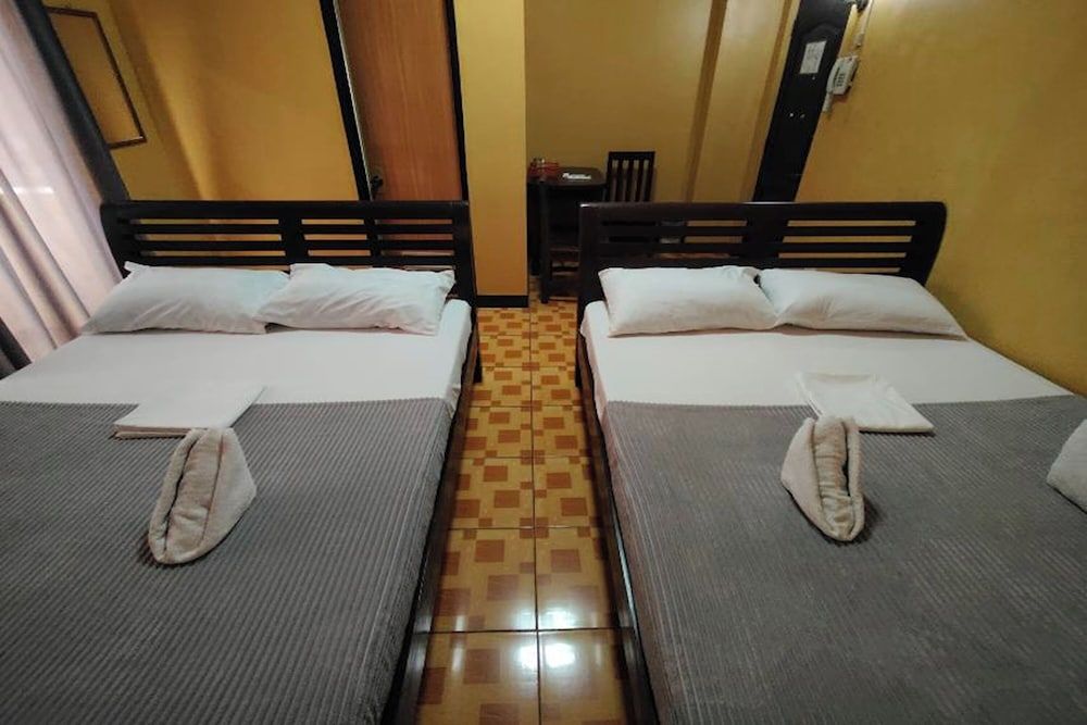 Sea Urchin Hotel near Hundred Islands Quadruple Room 5