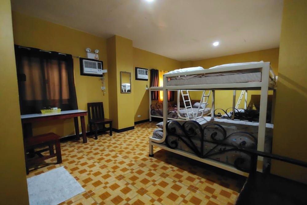 Sea Urchin Hotel near Hundred Islands Comfort Shared Dormitory 4