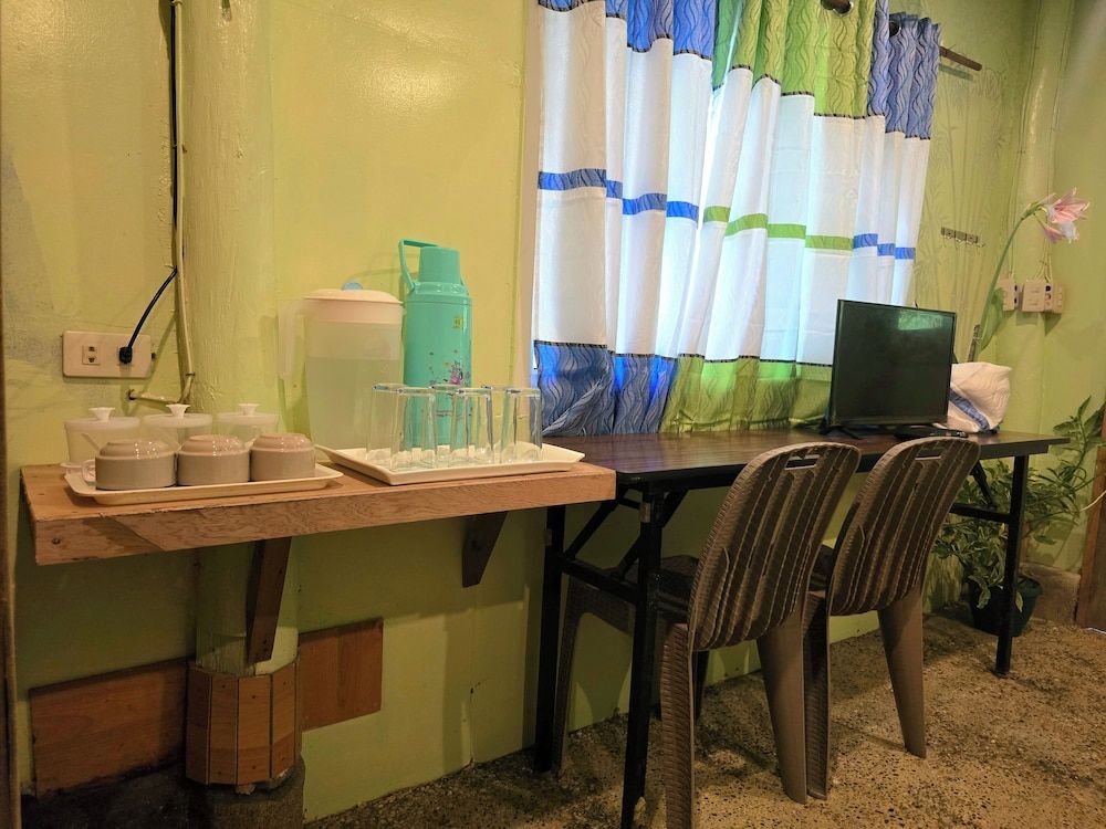 Isla Echague Family Quadruple Room, Partial Ocean View 7