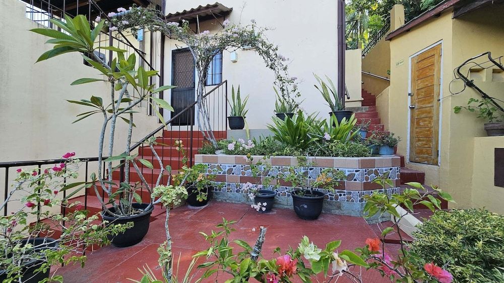 Eagle's Nest Beach Resort- Samal Island Apartment, Sea View 2