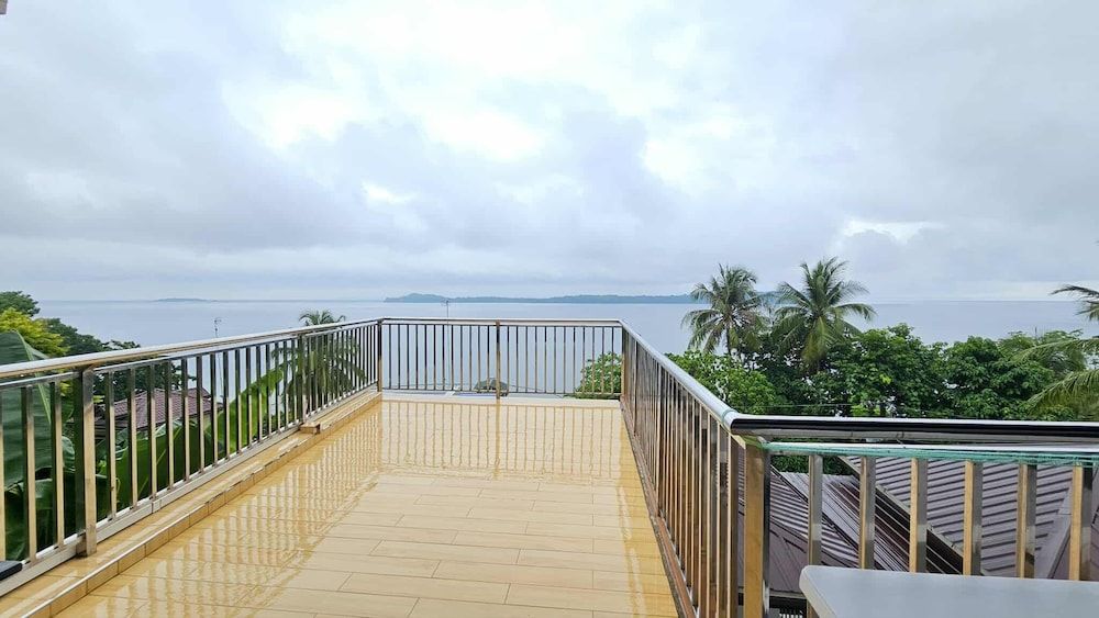 Eagle's Nest Beach Resort- Samal Island Apartment 7