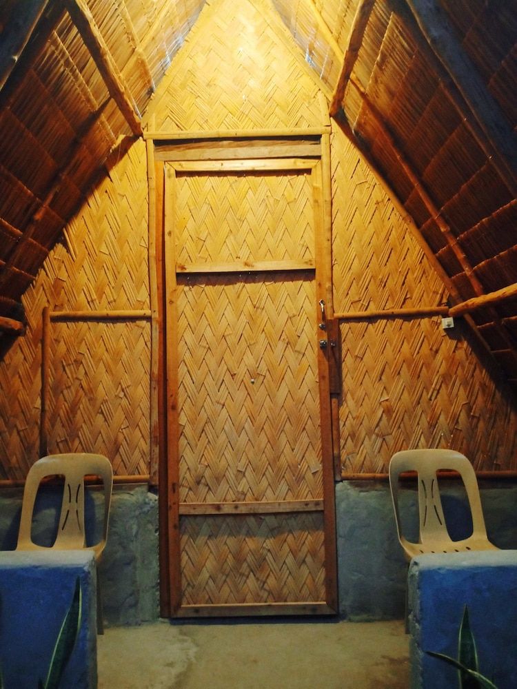 Amwani Beach Camp Basic Cottage 2