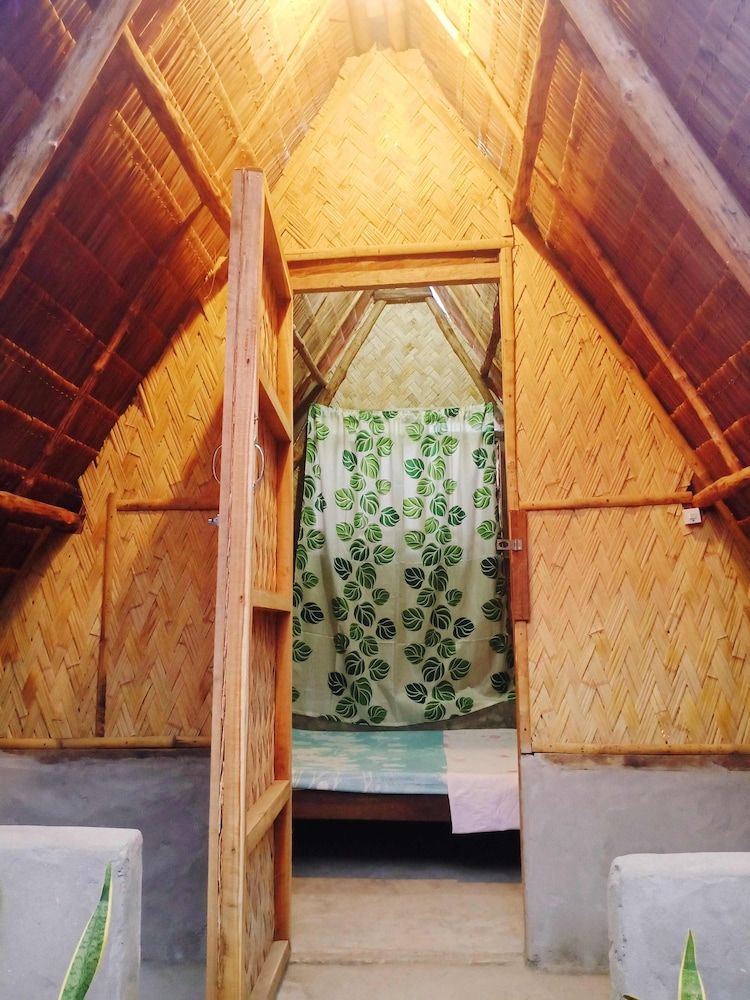 Amwani Beach Camp Basic Cottage 7