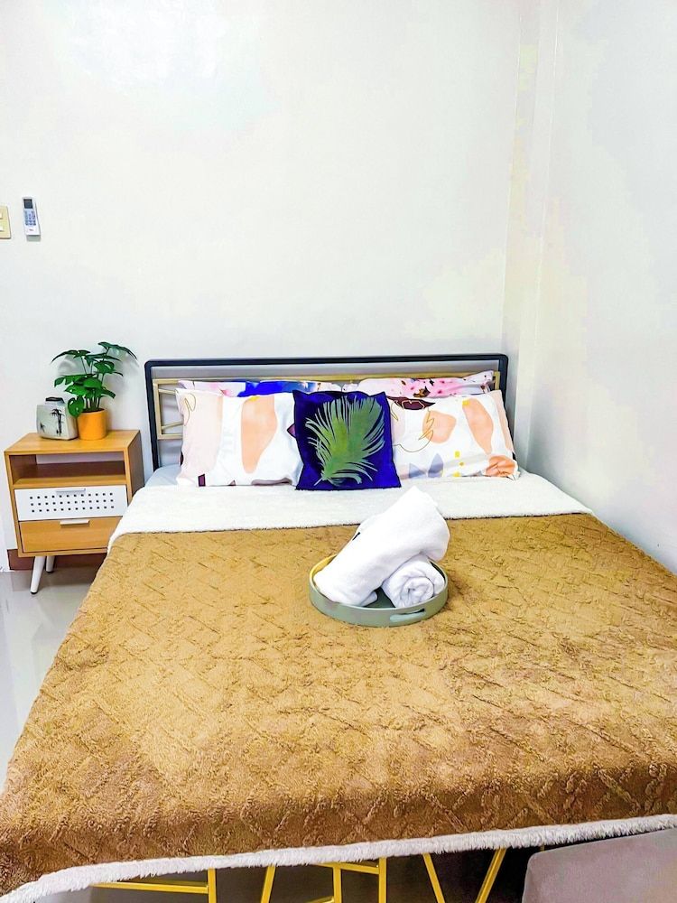 Bloomstone 2BR Family Suite in Gensan House, 2 Bedrooms, Smoking 3