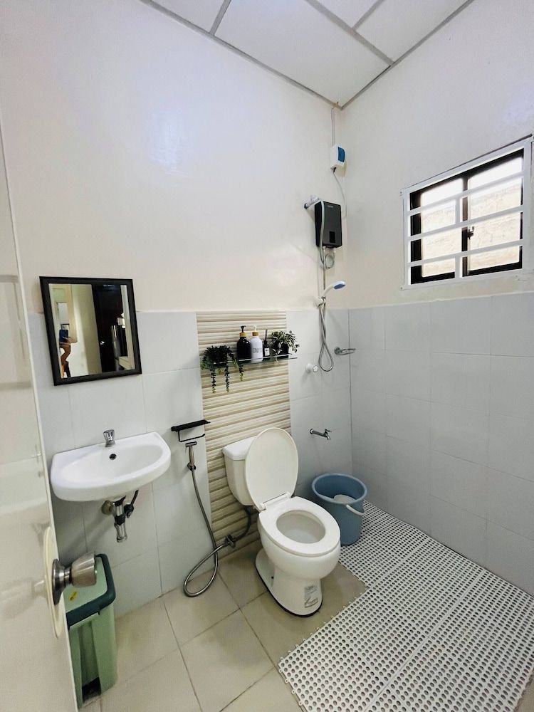 Bloomstone 2BR Family Suite in Gensan House, 2 Bedrooms, Smoking 25