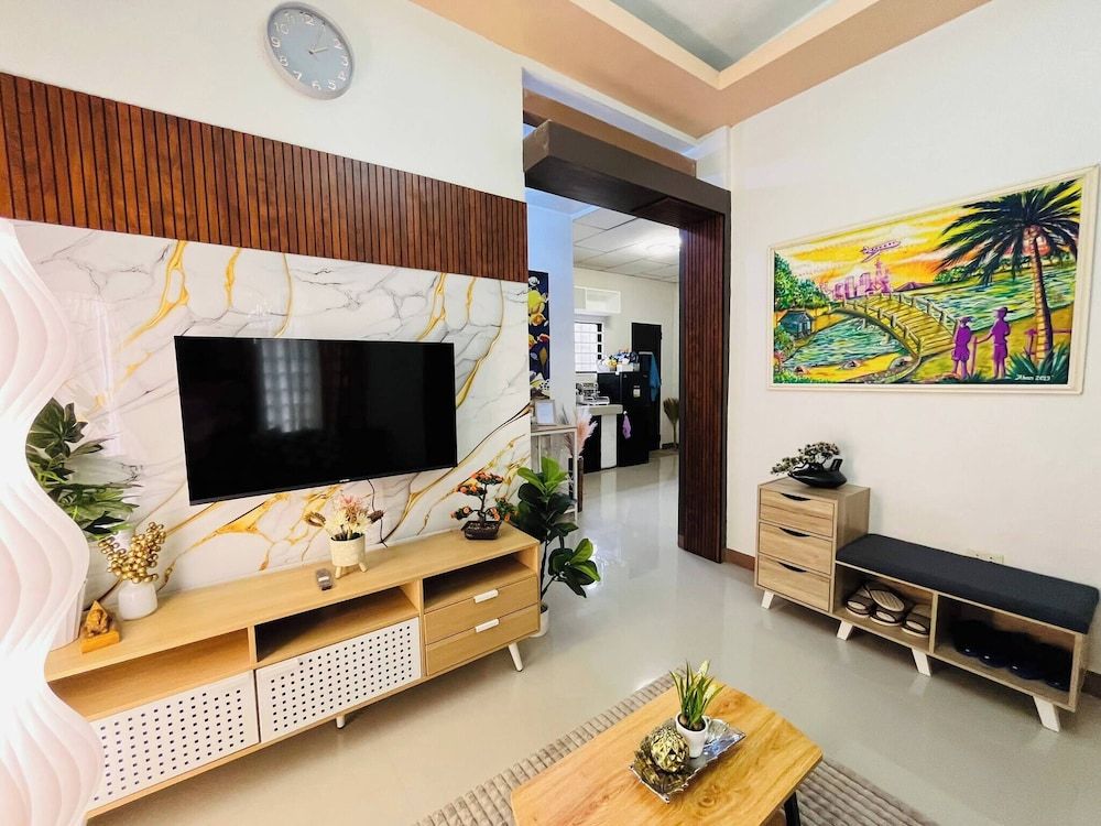 Bloomstone 2BR Family Suite in Gensan House, 2 Bedrooms, Smoking 18