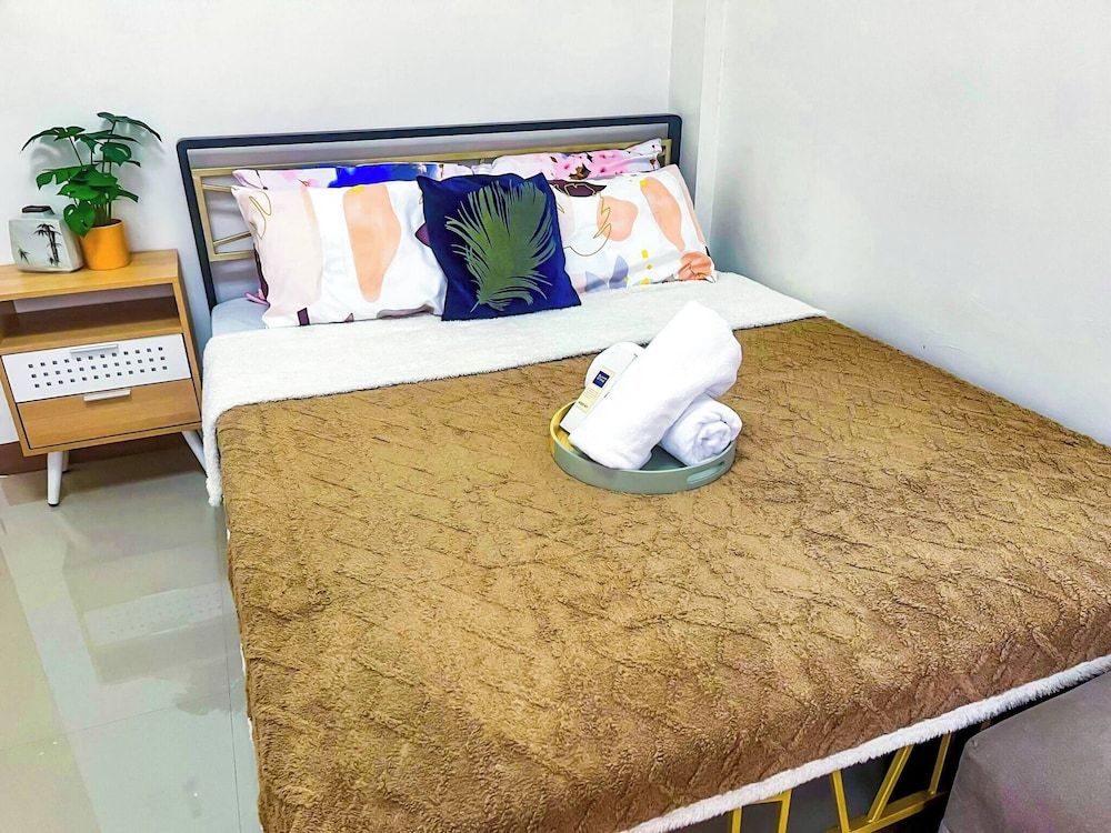 Bloomstone 2BR Family Suite in Gensan House, 2 Bedrooms, Smoking 2