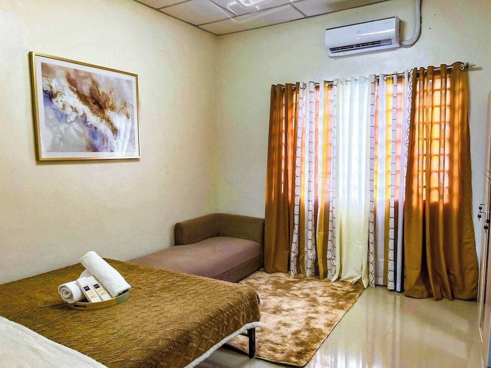 Bloomstone 2BR Family Suite in Gensan House, 2 Bedrooms, Smoking 4