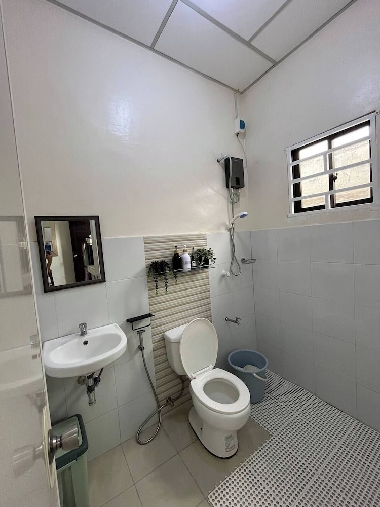 Bloomstone 2BR Family Suite in Gensan House, 2 Bedrooms, Smoking 27