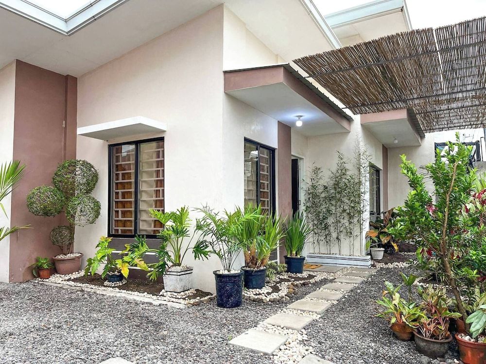 Bloomstone 2BR Family Suite in Gensan House, 2 Bedrooms, Smoking 50