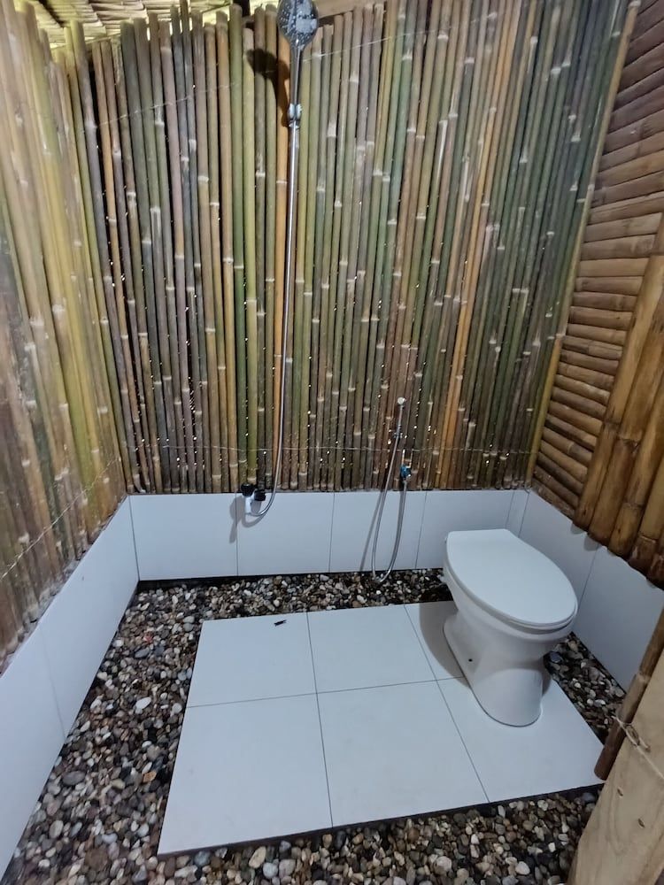 Tay Deling's Bahay Kubo, Beach View 4