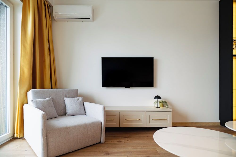 Global Apartments Comfort Studio, City view, Balcony, 16th floor 3