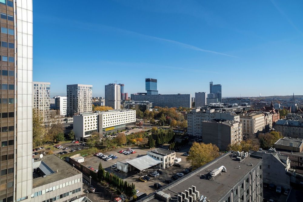 Global Apartments Comfort Studio, City View, 17th floor 7