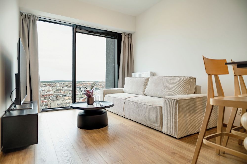 Deluxe Apartment, 19th floor, City View