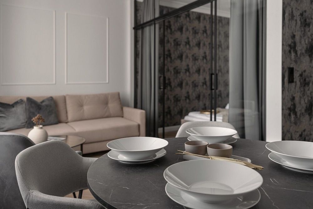 Suite, City View