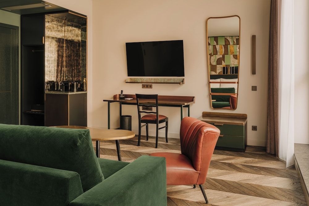 The Cyrus Hotel Studio Suite 2