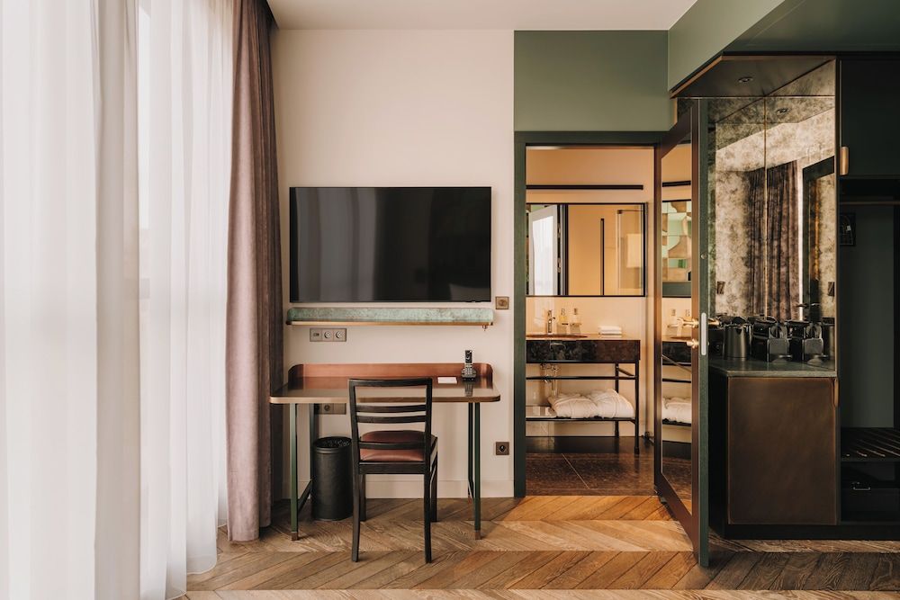 The Cyrus Hotel Superior Twin Room 5