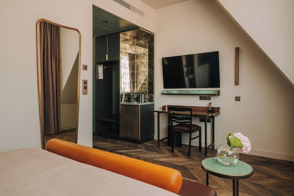 The Cyrus Hotel Classic Single Room 4