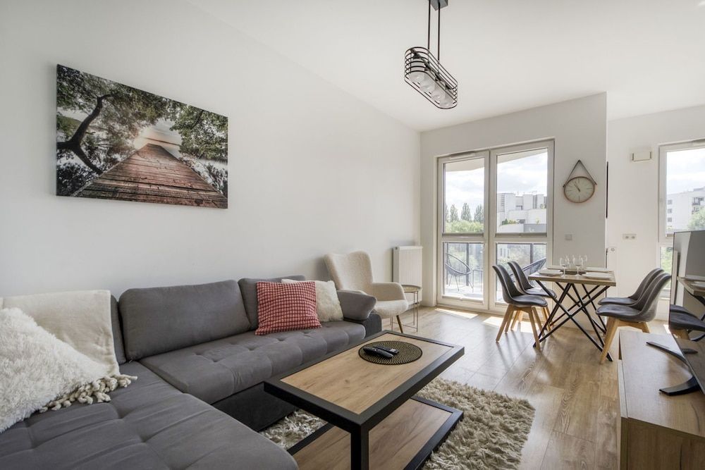 Warsaw Night Apartments Jurajska Airport Deluxe Apartment, Balcony, Garden View 8