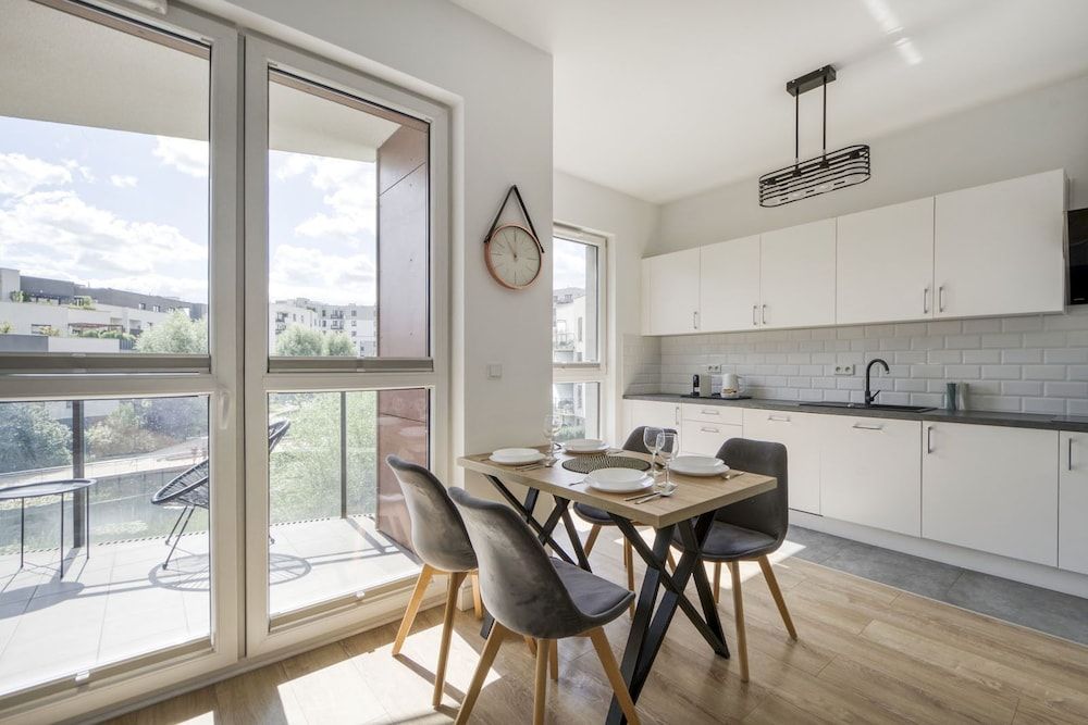 Warsaw Night Apartments Jurajska Airport Deluxe Apartment, Balcony, Garden View 4