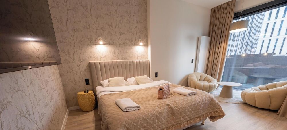 Towarowa Towers Residences Deluxe Studio, Courtyard View 8