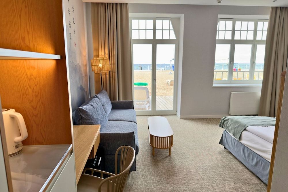 Hotel Zhong Hua Deluxe Double Room, Sea View 7