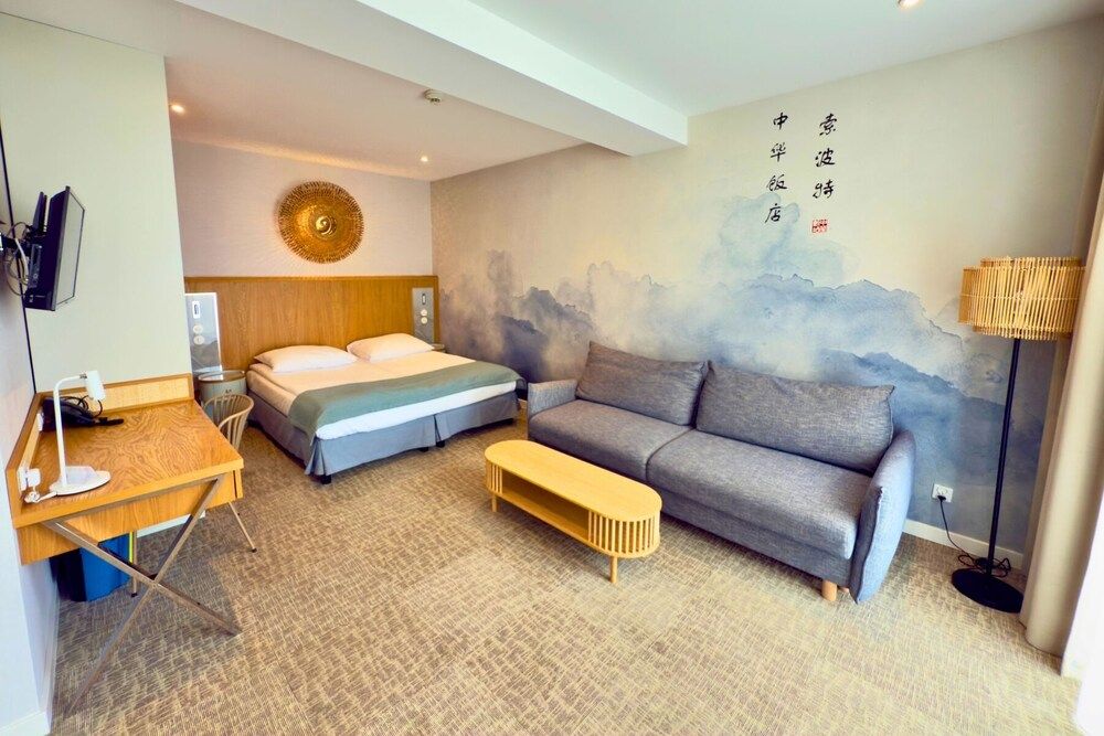 Hotel Zhong Hua Deluxe Double Room, Sea View 3