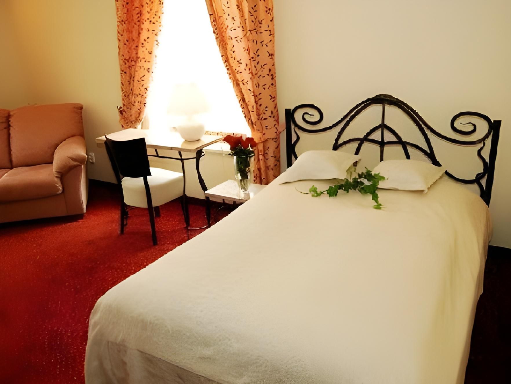 Villa Admiral Standard Twin Room 3