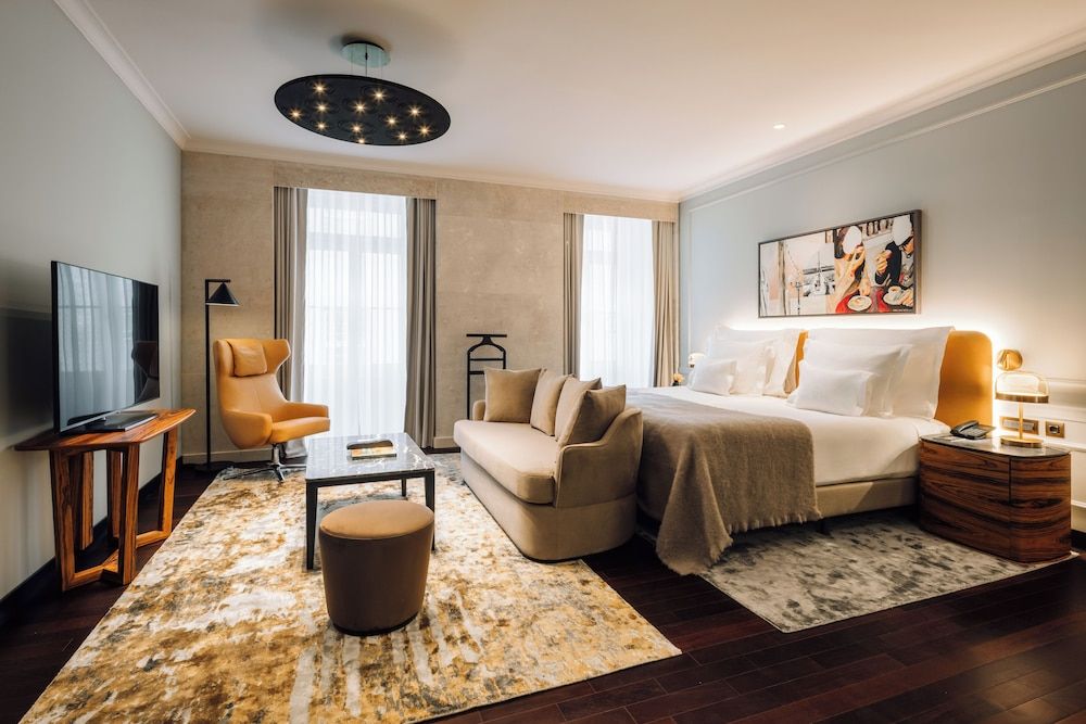 Deluxe Suite