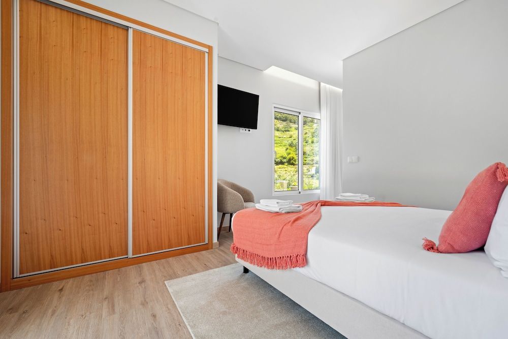 NORTH VIEW GUEST HOUSE Large Double or Twin Room 4