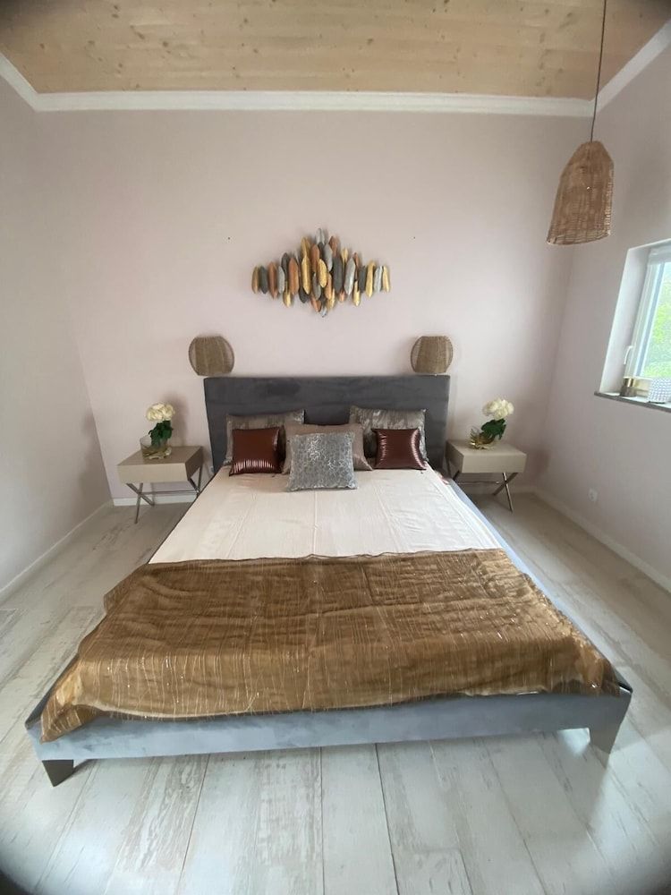 Portugals Infinity Eco Suite Resort Double Room, Mountain View 4