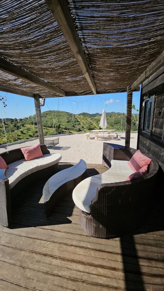 Portugals Infinity Eco Suite Resort Chalet, Mountain View 3