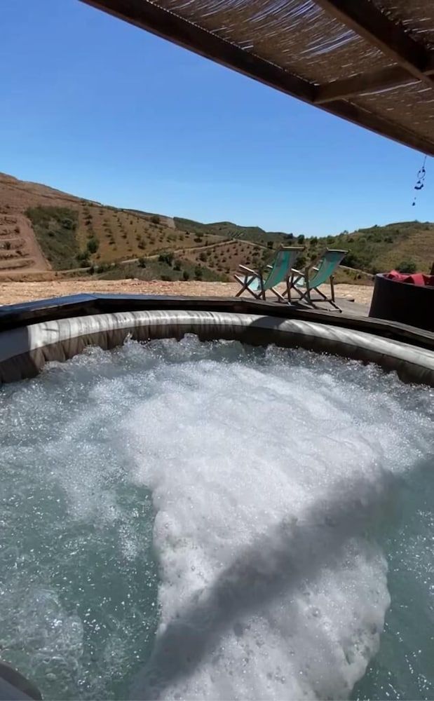 Portugals Infinity Eco Suite Resort Chalet, Mountain View 8