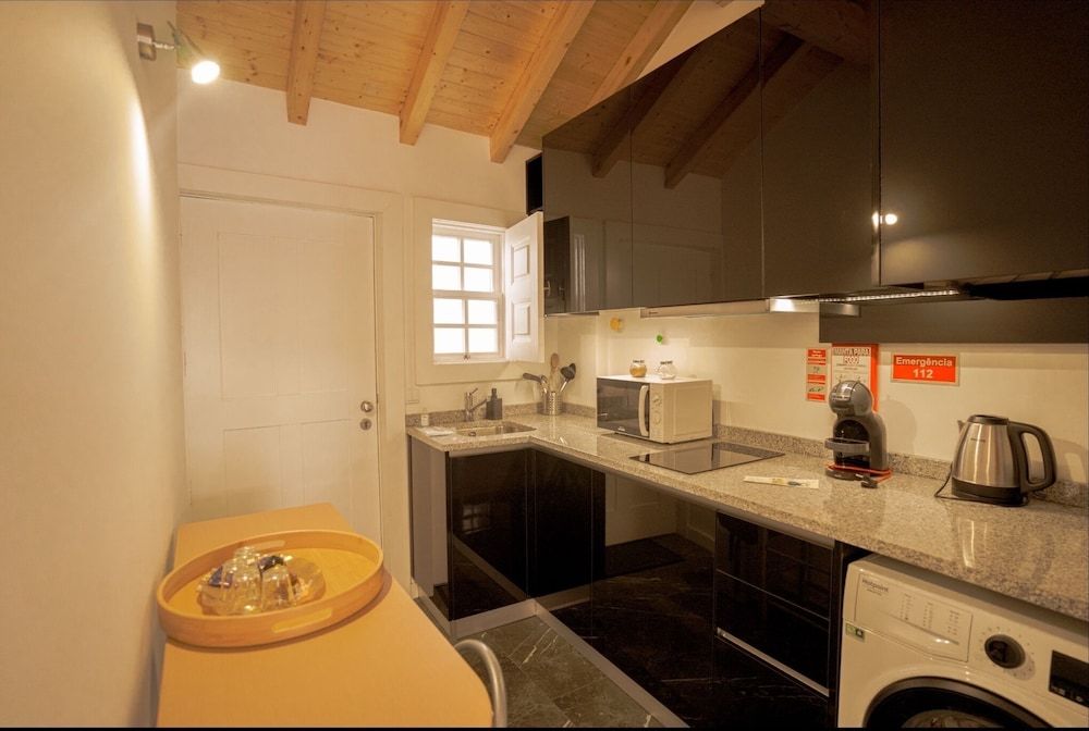 Alojamento 5 Outubro Family Apartment, Balcony, City View 5