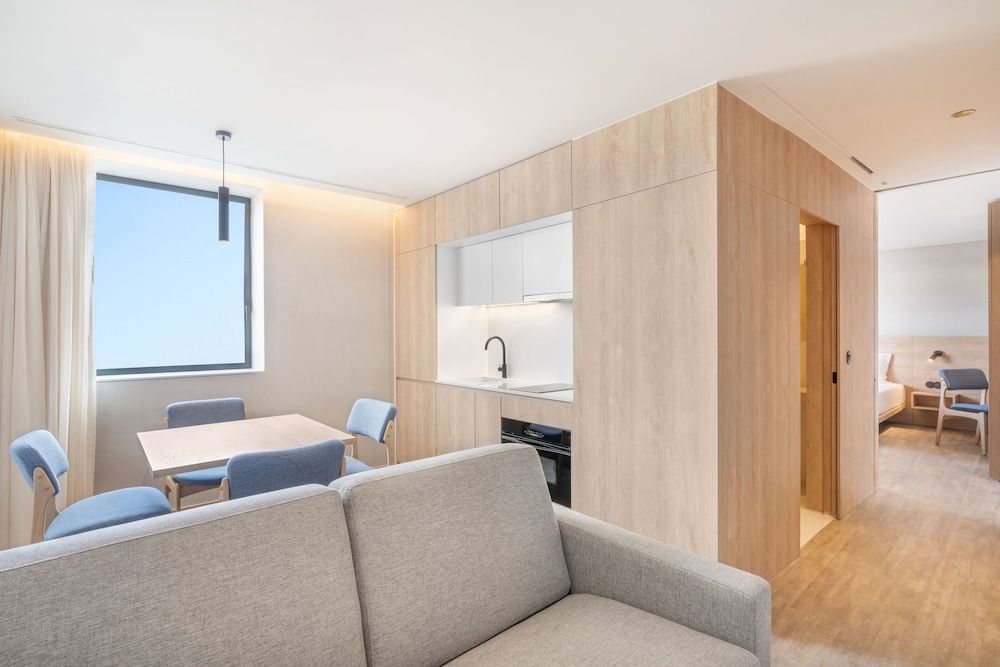 Moov Apartments Boavista Apartment, 1 Queen Bed with Sofa bed 3