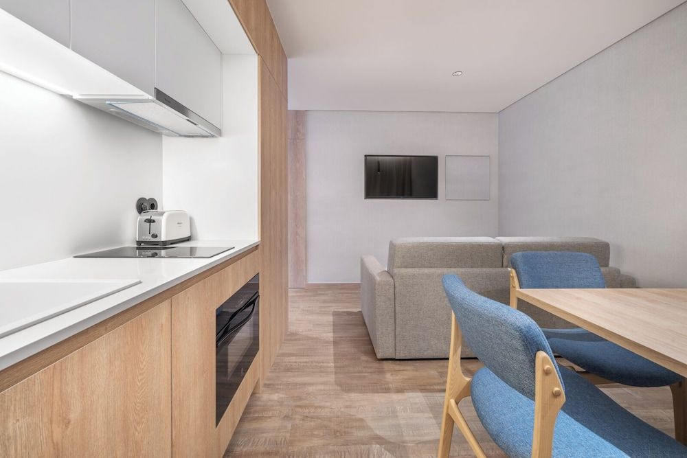 Moov Apartments Boavista Apartment, 1 Queen Bed with Sofa bed 11