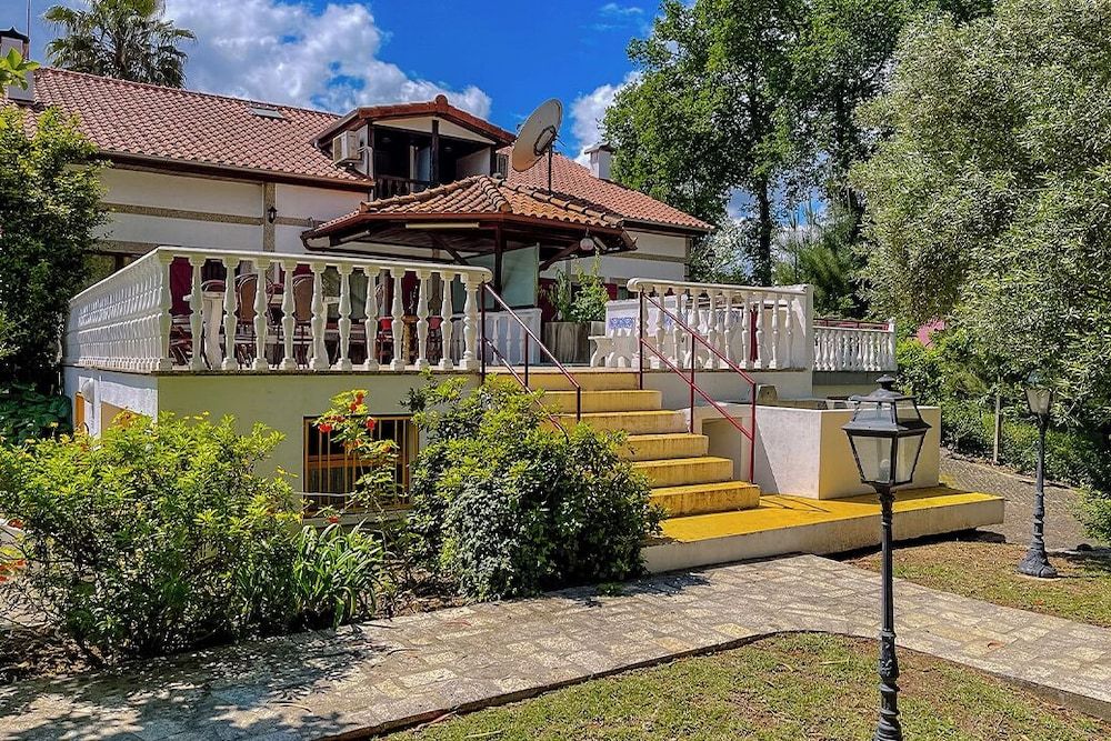Family Townhome, Pool View