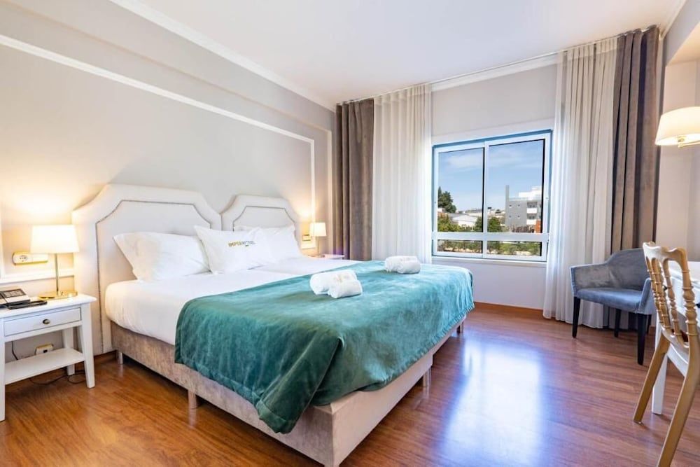 Imperhotel by Umbral