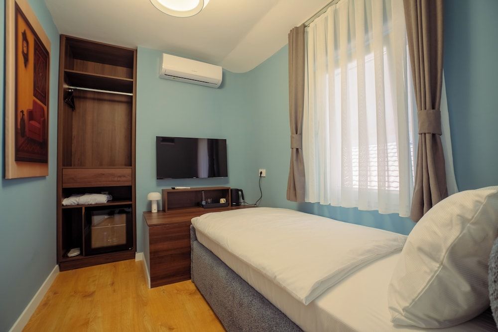 Classic Single Room, Garden View