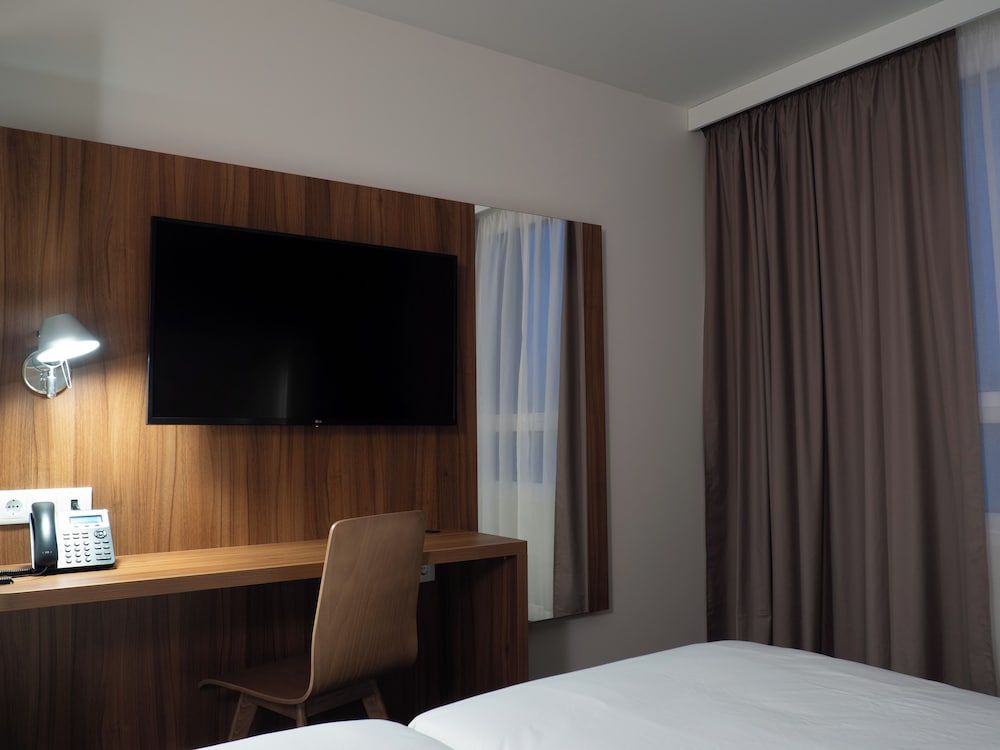 Flag Hotel Caldas da Rainha Standard Twin Room 8