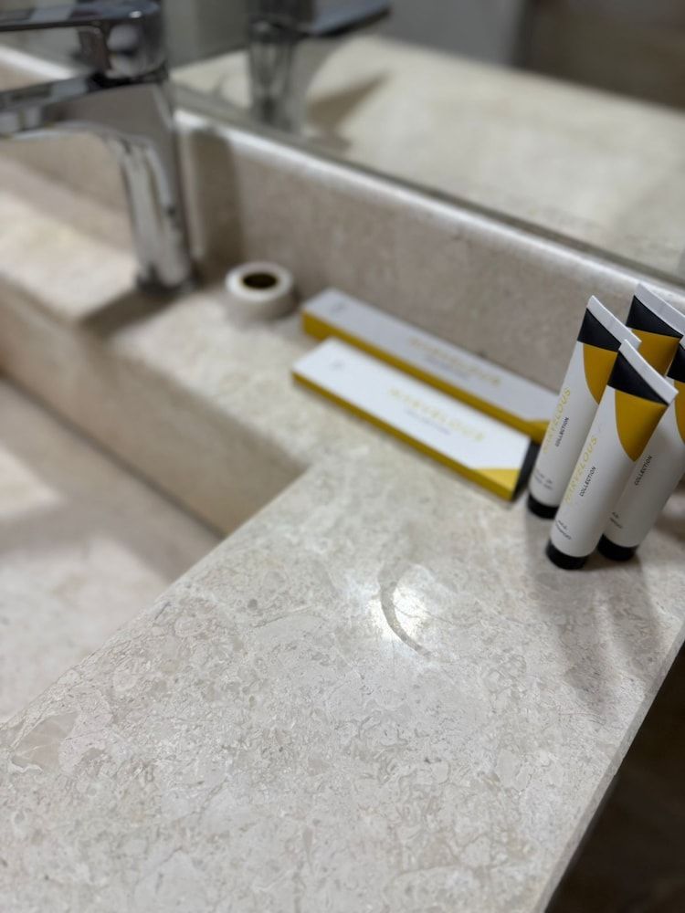 Coral Hotel Apartments Luxury Studio 8