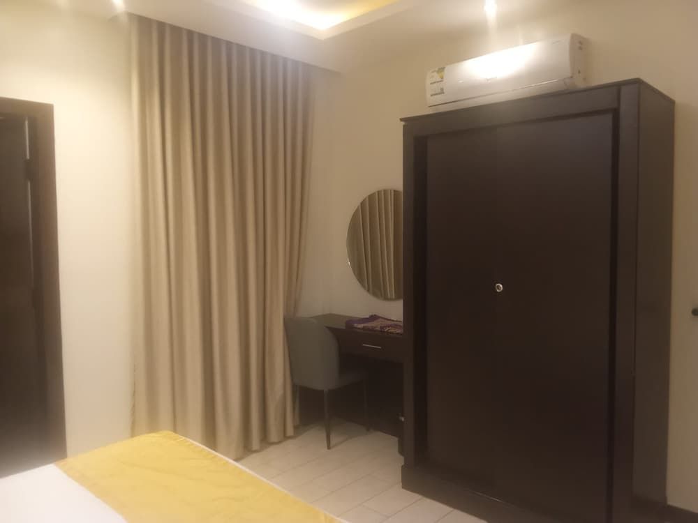 Ivana Hotel Suites Family Studio Suite 3