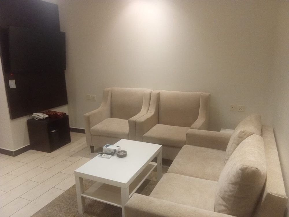 Ivana Hotel Suites Family Studio Suite 8