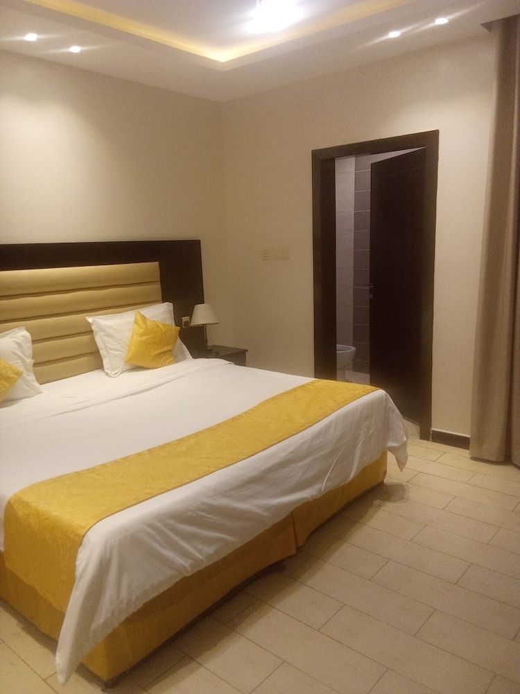 Ivana Hotel Suites Family Studio Suite 6