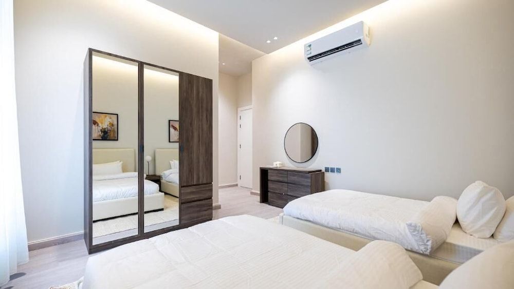 Super Luxury two Bedroom Al Narjis Luxury Apartment 4