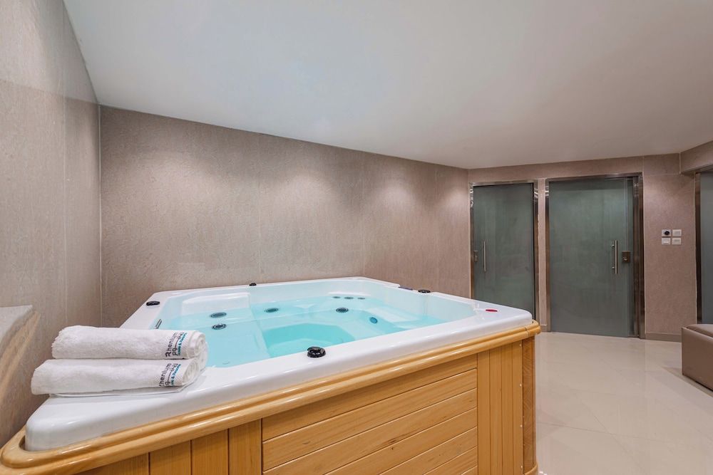 Renium Al Qairawan Resort - Riyadh Family Villa, Garden View, Poolside 25