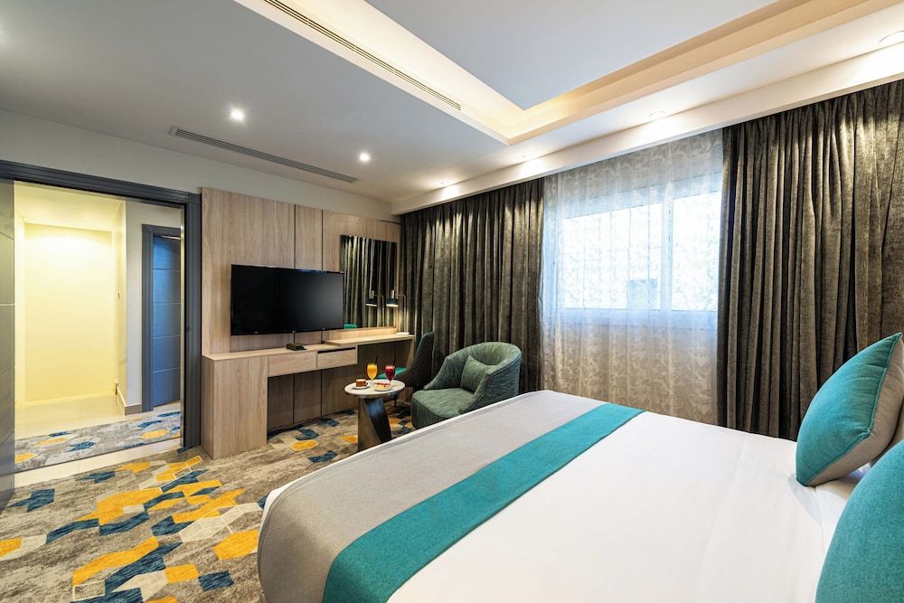 Renium Al Qairawan Resort - Riyadh Family Villa, Garden View, Poolside 5