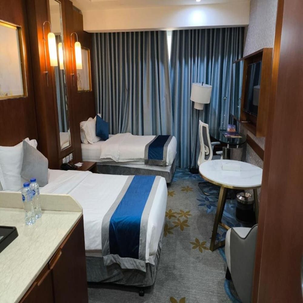 Dancenter Al Dabab Near King Fahad Medical City Standard Twin Room 2